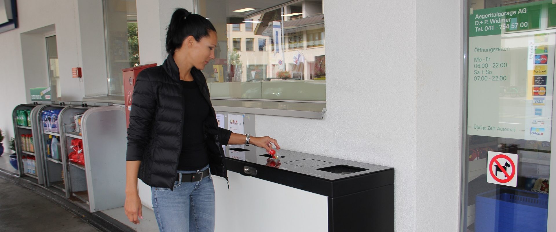 Multilith, PET Recycling, Entsorgungsstation, Recyclingstation, Abfallbehälter, Abfall-Mobiliar, public waste bins, poubelle recyclage